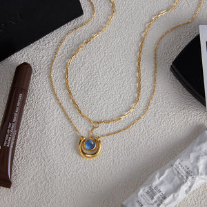 <span class=keywords><strong>Collar</strong></span> con Colgante de Herradura de Resina Azul de la Serie Ecuestre de Acero Inoxidable Chapado en Oro de 18K para Mujer de J&D - Product Image 3