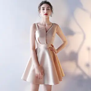 Kolsuz bir omuz asimetrik parti elbise nedime parti toplama kokteyl Mini Flare elbise