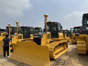 <span class=keywords><strong>Meilleur</strong></span> prix de gros Shantui 130HP Moteur Cummins Petit bulldozer DH13-C3 XL Bulldozer sur chenilles avec ripper arrière Modèle <span class=keywords><strong>2022</strong></span> - Product Image 4