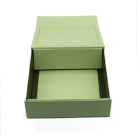 Conception personnalisée Paquet cadeau de carton rigide à capuche magnétique pliable plat Boîte de papier pour vêtements Fabricant de chaussures