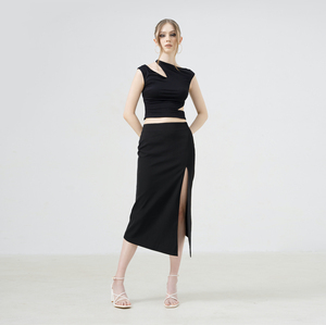 Fabricant du Viet Nam Haut court asymétrique en jersey spandex tressé pour femmes Haut court sans manches Vietnam Au-dessus du genou Longueur ODM OEM - Product Image 1