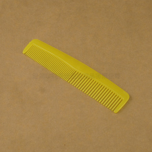Disposable Double Tooth Comb For Hotel Guestroom Travel Portable Toiletries Wholesale 4.8g PP Rectangle Shape - Product Image 4