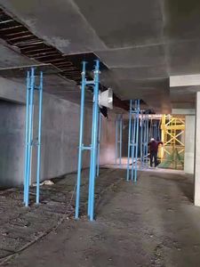 Échafaudages réglables de conception moderne de 3 m à 5 m, étais en acier, poussée-tirage et galvanisés-peints pour les supports de <span class=keywords><strong>plancher</strong></span> de construction - Product Image 3