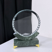 Plaque de récompenses de trophée de cristal rond personnalisé avec MH-N35 de base en marbre vert