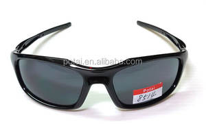 Gafas de sol con lentes degradadas de gran tamaño con estilo para mujer con marco de PC Material S Marco negro TW Origen de moda y de moda - Product Image 1