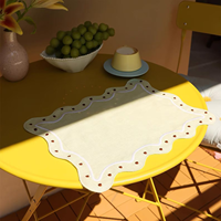 Set de table en lin 100% fait main, bordure brodée à pois, bord festonné ondulé, décoration de table moderne