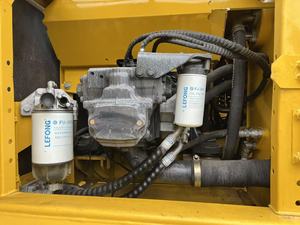 รถขุดตีนตะขาบ Komatsu PC200 มือสองจากญี่ปุ่นแท้ ขนาด 20 ตัน ระบบไฮดรอลิก ชั่วโมงการทำงานต่ำ เหมาะสำหรับงานก่อสร้าง - Product Image 2