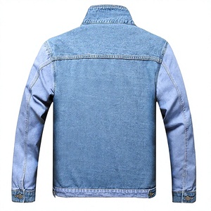 Chaqueta vaquera personalizada de peso pesado azul claro desgastada con cuello alto, estilo camionero, rasgada, para primavera, estilo urbano - Product Image 2