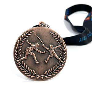 Médaille d'escrime en alliage de zinc 3D avec ruban Fabricant de médailles de trophée de sport en métal personnalisé - Product Image 3