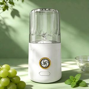 Mini Licuadora Eléctrica Recargable USB de 260 ml: Vaso Mezclador Portátil de 6 Cuchillas para Jugos de Frutas Frescas Personales - Product Image 1