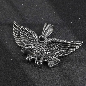 Collier pendentif aigle en acier inoxydable pour homme, style punk, détails soignés, bijoux animaliers tendance, vente en gros - Product Image 3