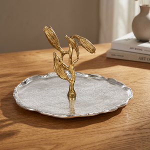 Plateau de service argenté avec motif de tulipes dorées, plat décoratif pour usage résidentiel - Product Image 5