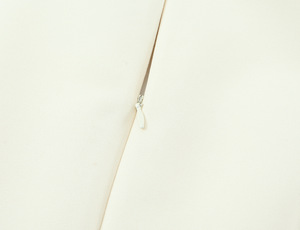 Abito Mini Bodycon da Donna Personalizzato 2026 con Cut-out, Orlo a Balze, Senza Maniche, in Maglia Traforata, Stile Vintage Casual, OEM/ODM da Fabbrica Cinese - Product Image 4