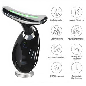 Massaggiatore Viso e Collo Brevettato Best Seller, 3 Colori, Ricaricabile Wireless, Dispositivo di Bellezza per Modellare <span class=keywords><strong>il</strong></span> Viso, Ridurre Rughe e Doppio <span class=keywords><strong>Mento</strong></span> - Product Image 2