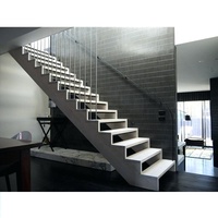 Escalier en bois et bois massif, balustrade en verre trempé stratifié, avec rambarde