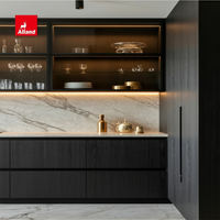 Meubles de cuisine modernes Alland, armoires sans poignées, armoires sur mesure avec porte en verre transparent et éclairage LED