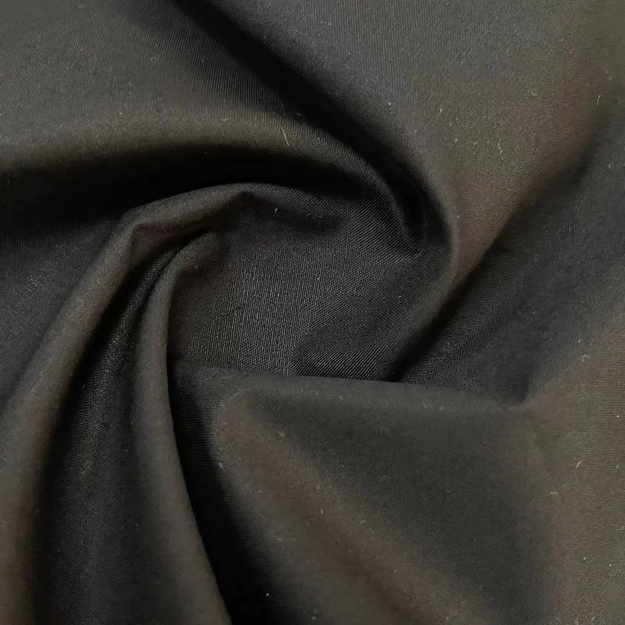Comfortable And Skin Friendly High-density Poplin Cotton Fabric Fermented And Washed Black Plain Cotton Fabric