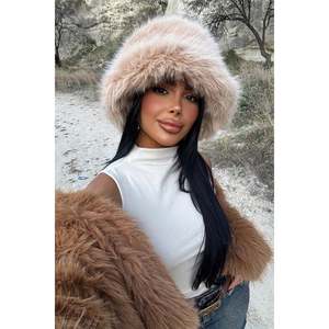 Chapeau en fourrure marron pour le ski et les sports d'hiver - Product Image 3