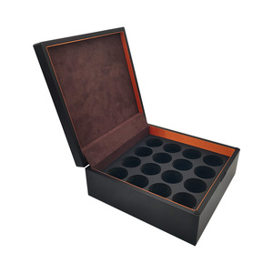 Caja Cuadrada Negra Lacada para Pastel de Té, 26x26x10.2cm, Caja de Almacenamiento de Madera para Regalo, Hecha a Mano, Personalizable con Grabado de Logotipo - Product Image 3