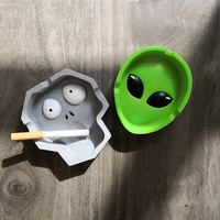 Cendrier portable moulé sur mesure pour fumeurs extraterrestres ornement de décoration de maison de luxe