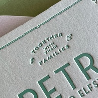 Invitations de mariage personnalisables en petites quantités avec enveloppes, cartes de réponse, cartes de programme, papier fantaisie et gaufrage