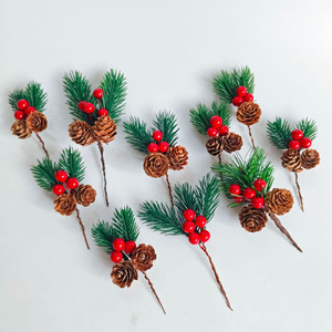 Conos de Pino Artificiales Navideños de Fábrica YUELIAN, Ramitas de Bayas Rojas Simuladas, Agujas de Pino Simuladas, Ecológicos, No Tóxicos, Reutilizables y Duraderos - Product Image 1