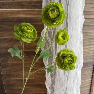 Fiore Artificiale di <span class=keywords><strong>Ranuncolo</strong></span> Realistico a 4 Teste in Stile Europeo, Fatto a Mano in Seta con Texture Morbida, per Laurea e Capodanno Cinese - Product Image 6