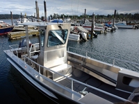 2024 luxe personnalisé cabine Cruiser péniche de débarquement haut de gamme en alliage d'aluminium Yacht hors-bord bateau de travail de l'eau Console centrale Unique