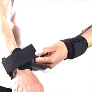 ขายส่งสายรัดข้อมือโพลีเอสเตอร์แบบกำหนดเองสำหรับยกน้ำหนัก ออกกำลังกายในยิม ระบายอากาศได้ดี ปรับได้ น้ำหนักเบา สวมใส่สบาย - Product Image 3