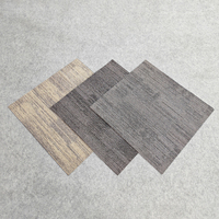 Dalles de moquette modernes rayées en polypropylène, à poils bouclés de densité moyenne, antidérapantes, avec support non-tissé épais, écologiques, installation sans colle