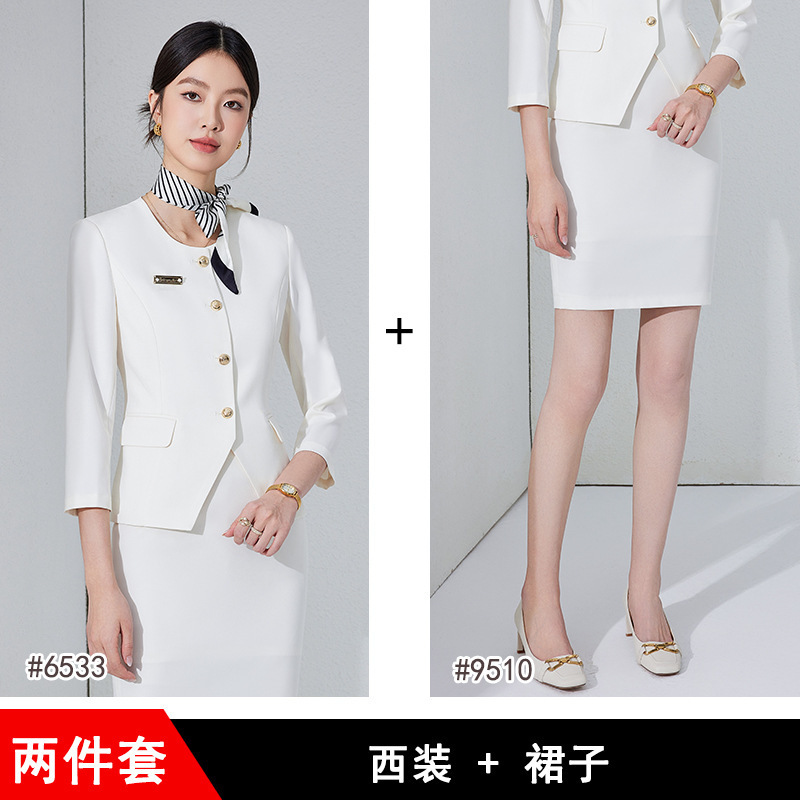White three-quarter sleeve [suit skirt]