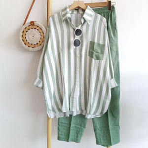 Completo Sportivo da Donna a 2 Pezzi: Camicia a Righe a Maniche Lunghe e Pantaloni Lunghi - Product Image 3