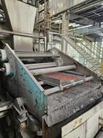 Machine à tamis vibrant de déshydratation à haute fréquence 2025 avec roulement et composants de noyau PLC pour la séparation du minerai et du sable
