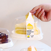 Vente en gros de boîtes à gâteaux épaissies à mille couches, design portable, boîtes en plastique pour l'emballage de gâteaux triangulaire et la découpe de desserts