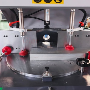 Scie à onglet Facry pour profilés aluminium, équipement de coupe à 1 lame, machine à trois têtes pour fenêtres en aluminium - Product Image 4