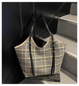 Nouveau sac en toile décontracté grande capacité, sac fourre-tout vintage à carreaux minimaliste, sac à bandoulière polyvalent et tendance - Product Image 1