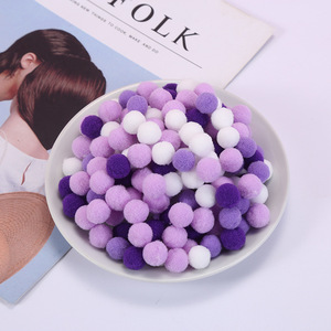Vente en gros de 1000 pièces boule à <span class=keywords><strong>pompon</strong></span> de 3cm pompons de couleurs assorties balles de peluche pour fournitures de passe-temps et matériel de bricolage créatif - Product Image 3
