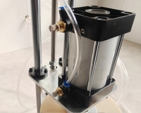 Machine semi-automatique de sertissage pour colliers de flacons de parfum, de pressage de bouchons et de mise en capsule pour flacons en verre avec capuchon intérieur