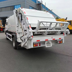 Camion compacteur de déchets ISUZU ELF 8m³, camion de collecte de déchets hydraulique automatique, véhicule de transport de déchets sanitaires - Product Image 6