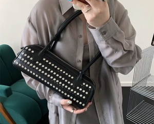 Bolso de Mujer Estilo Retro Bad Girl, Primavera/Verano, Nuevo con Cierre de Cremallera, Asa Única, Adornado con Diamantes, Diseño Calado en PU - Product Image 3