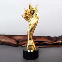 Pas cher Personnalisé Gravure Cristal Trophée Flamme Métal Coupe Cristal Trophée Prix