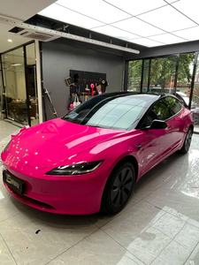 Pellicola Adesiva per <span class=keywords><strong>Auto</strong></span> PET Rosso Rosa Cristallo Lucido, Rivestimento Autoadesivo Colorato Senza Bolle d'Aria 1,52*17M, Vinile Satinato per Car Wrapping con Scheda Colori - Product Image 4