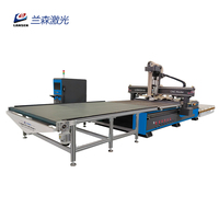 Máquina de carpintería ATC de alimentación automática 2030 para enrutador CNC de corte de grabado de puerta de procesamiento de muebles