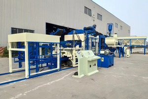 Ligne de production automatique de blocs <span class=keywords><strong>Machine</strong></span> de fabrication de blocs de béton <span class=keywords><strong>QT4</strong></span>-<span class=keywords><strong>24</strong></span> - Product Image 5