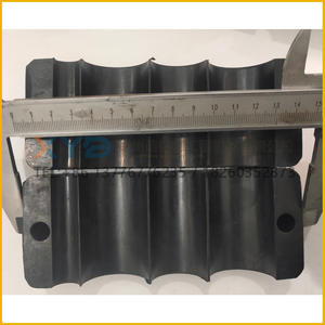 Collier de serrage en caoutchouc pour rouleau compresseur XCMG XS202/223/263J S202.11.1-1 228700444 Catégorie de produit Colliers de serrage - Product Image 1