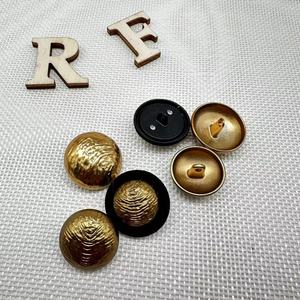 Nhà Sản Xuất Tùy Chỉnh Phong Cách Kim Loại Nút Vòng Tay May Nút Cho Quần Áo - Product Image 2