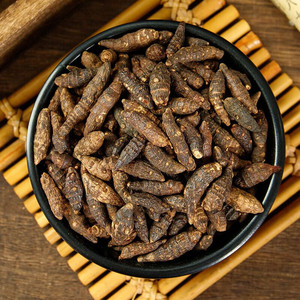 Rizoma de Cyperus Rotundus Seco Premium, Hierba Natural <span class=keywords><strong>Xiang</strong></span> <span class=keywords><strong>Fu</strong></span> de Medicina Tradicional China para la Regulación del Qi y Alivio del Dolor, Venta al por Mayor - Product Image 2