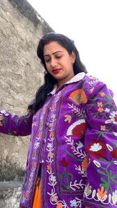 Veste brodée en velours Suzani à motif floral fabriqué à la main avec doublure et boutons faits à la main Cadeau pour femme - Product Image 6