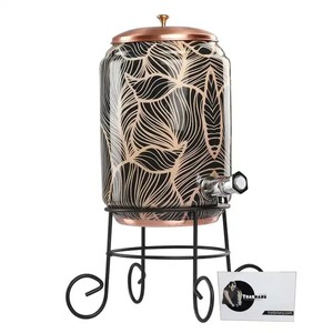 Pot à eau traditionnel en cuivre martelé 6L, parfait pour un usage quotidien, disponible en différentes tailles. - Product Image 1