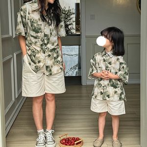 Ventes directes d'usine nouvel été enfants à manches courtes imprimé fleuri chemise Parent-enfant porter lâche bord de mer ensembles de <span class=keywords><strong>vacances</strong></span> - Product Image 5